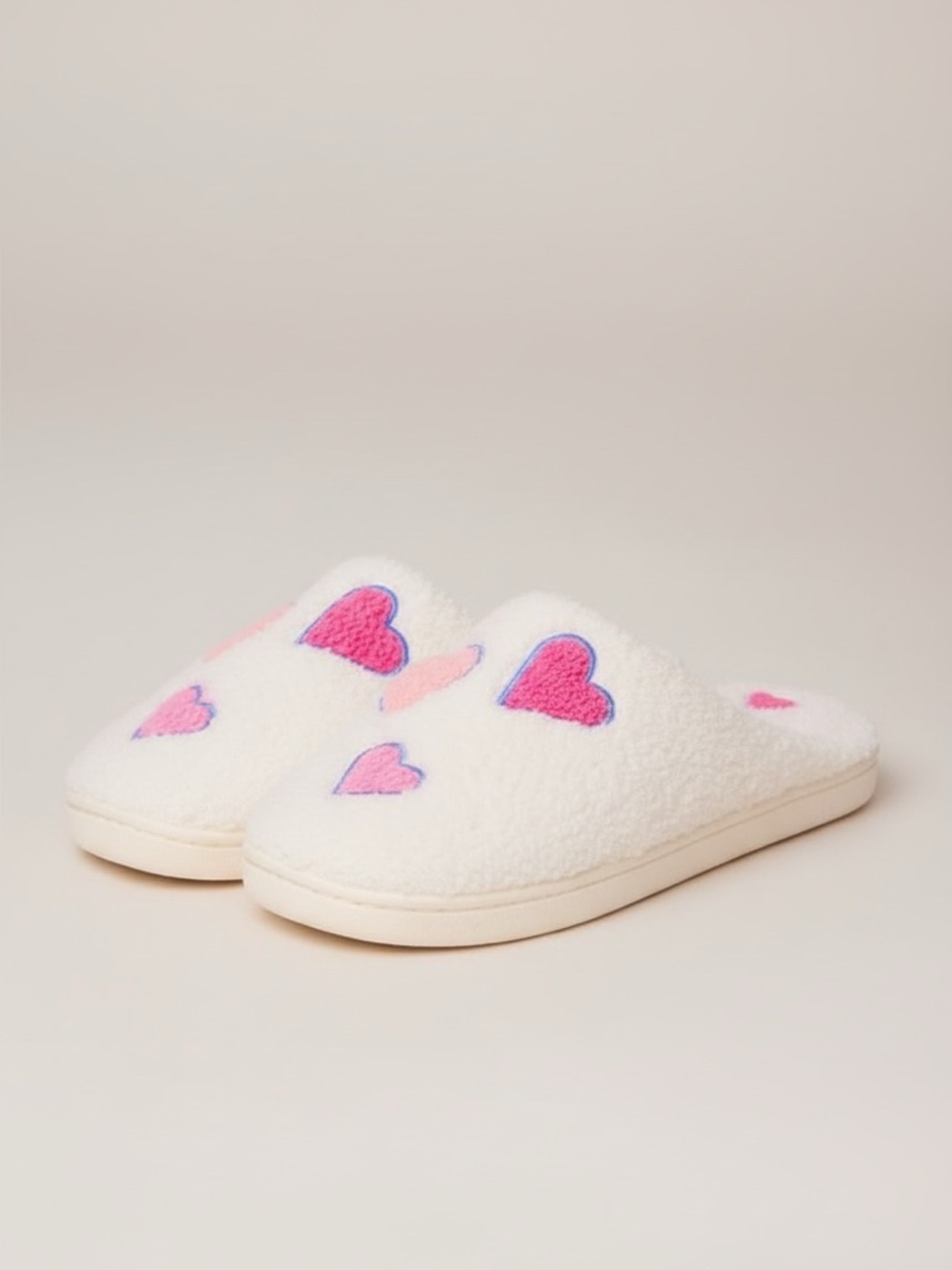 Roller Rabbit Heart Slippers Ivory Pink Fuzzy Cozy Slippers NWT / Sealed